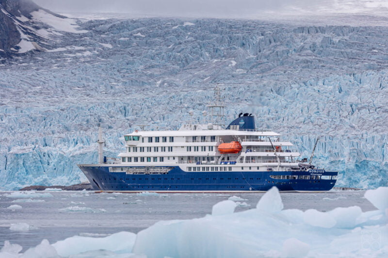 MV Hondius vor Seligerbreen